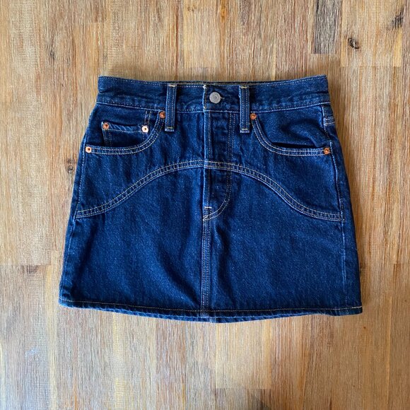 Levi's Icon Western Yoke Mini Skirt - Size 24 - Picture 4 of 6